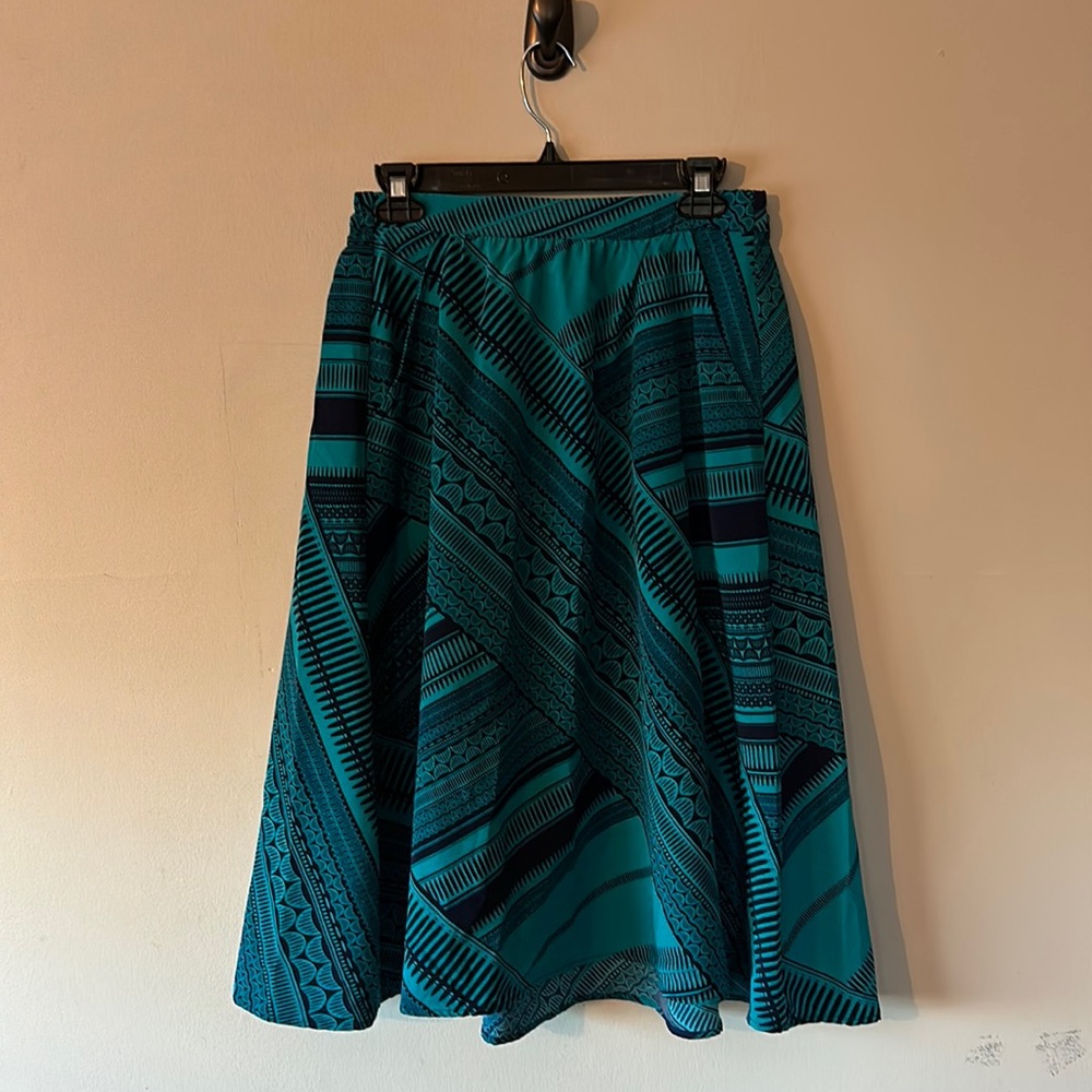 Old Navy size XS Elastic waist, pockets Turquoise and Navy a-Line skirt
